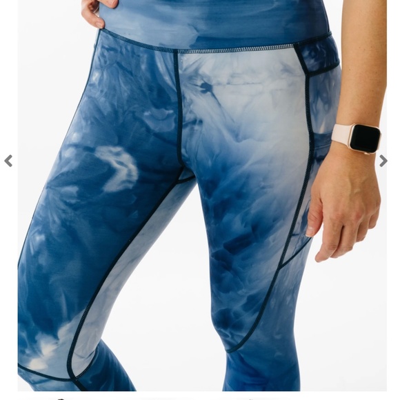 Zyia Navy Hendrix Pocket Light n Tight Hi-Rise Capri Legging 20", EUC, 12 - Picture 2 of 8